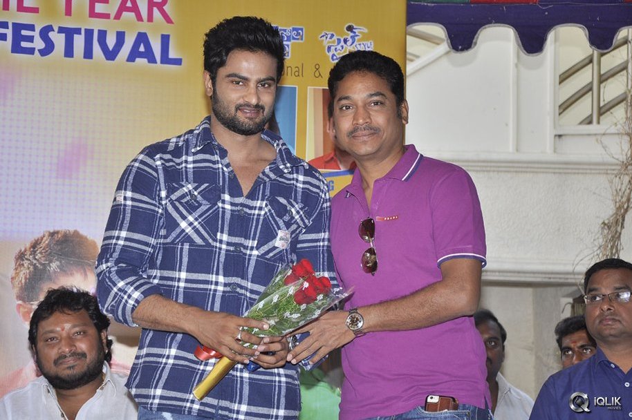 Dasari-Appreciates-Krishnamma-Kalipindi-Iddarini-Team